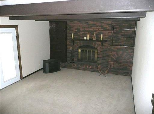 5th image of 21490 Ravenna Dr