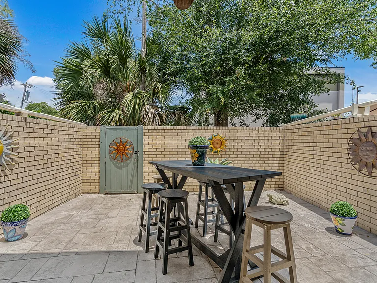 4701 N Kings Hwy #6 — Photo 20