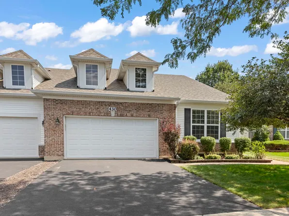 430 Woodhill Dr, Carol Stream, IL 60188