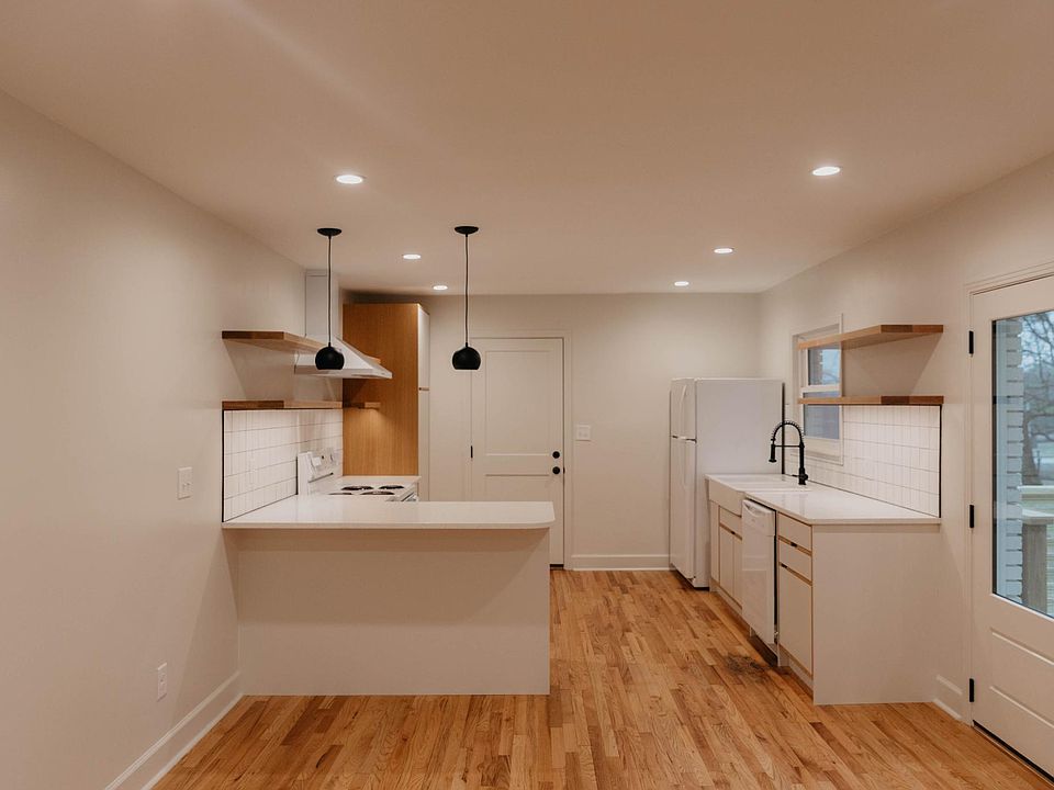 1st image of 337 Oakview Dr