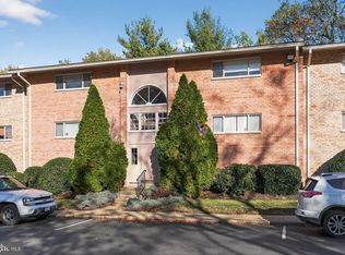 2821 Kalmia Lee Ct APT 302, Falls Church, VA 22042