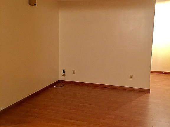 4th image of 102 Martin Ln