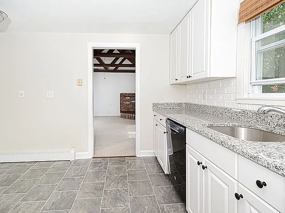 5th image of 28 Main St #28