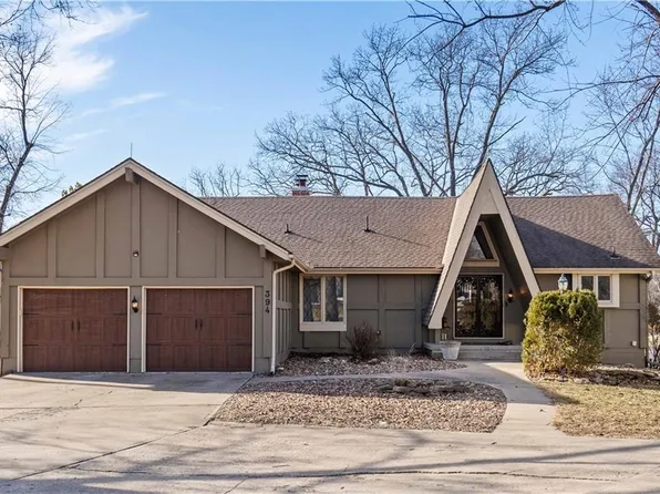 394 N Winnebago Dr, Lake Winnebago, MO 64034