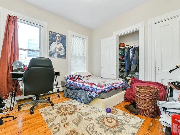 748 E 3rd St #2 — Photo 8