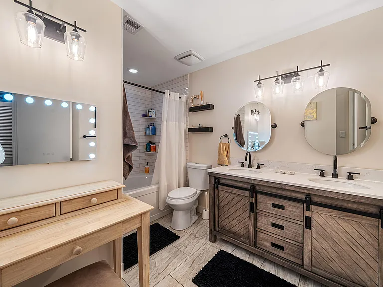 3006 Black Oak Ct #3006 — Photo 17