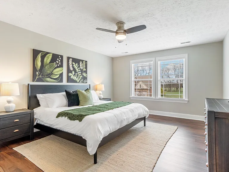 584 Laurel Ln — Photo 18