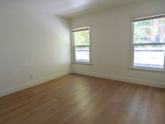 5th image of 3232 Broadmoor Blvd