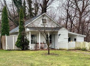 59 Burghardt St, Springfield, MA 01109