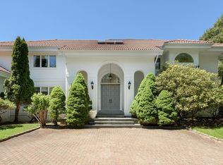 50 Tanager Ln, Water Mill, NY 11976