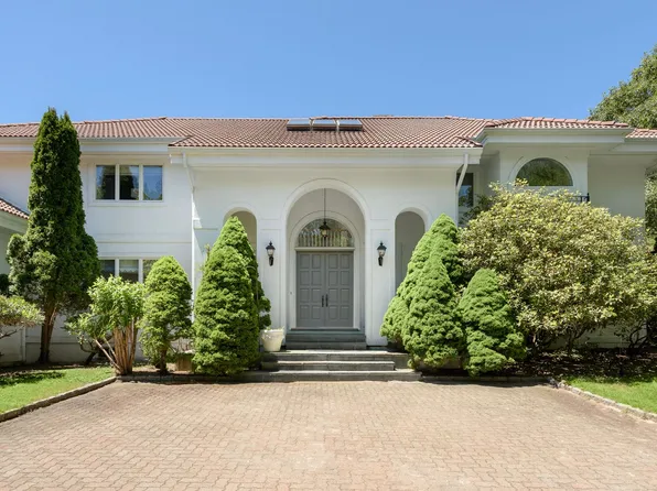 50 Tanager Ln, Water Mill, NY 11976