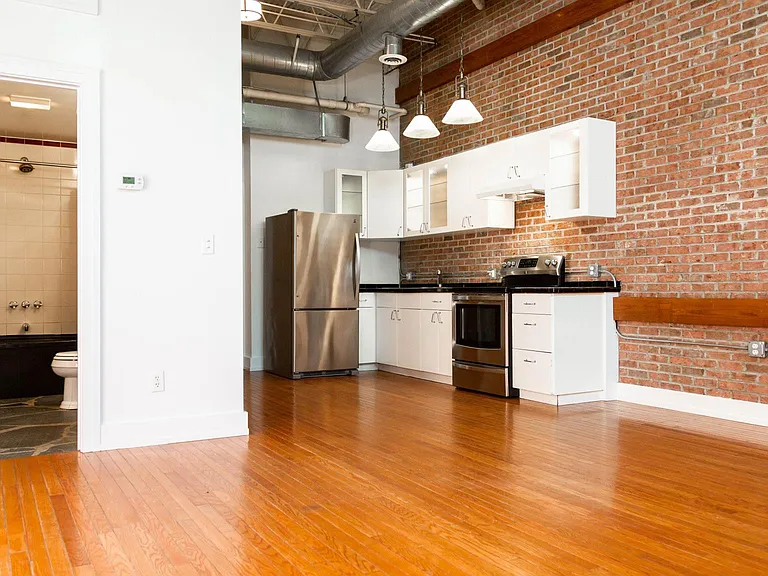 107 1st St S #201 — Photo 11