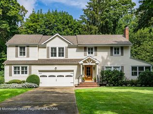 52 Beechwood Dr, Shrewsbury, NJ 07702