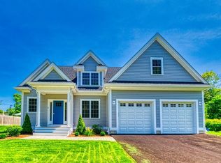 4 Pleasant Ct, Medfield, MA 02052