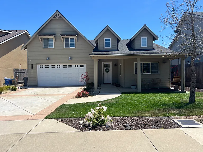 375 Mads Pl — Photo 1