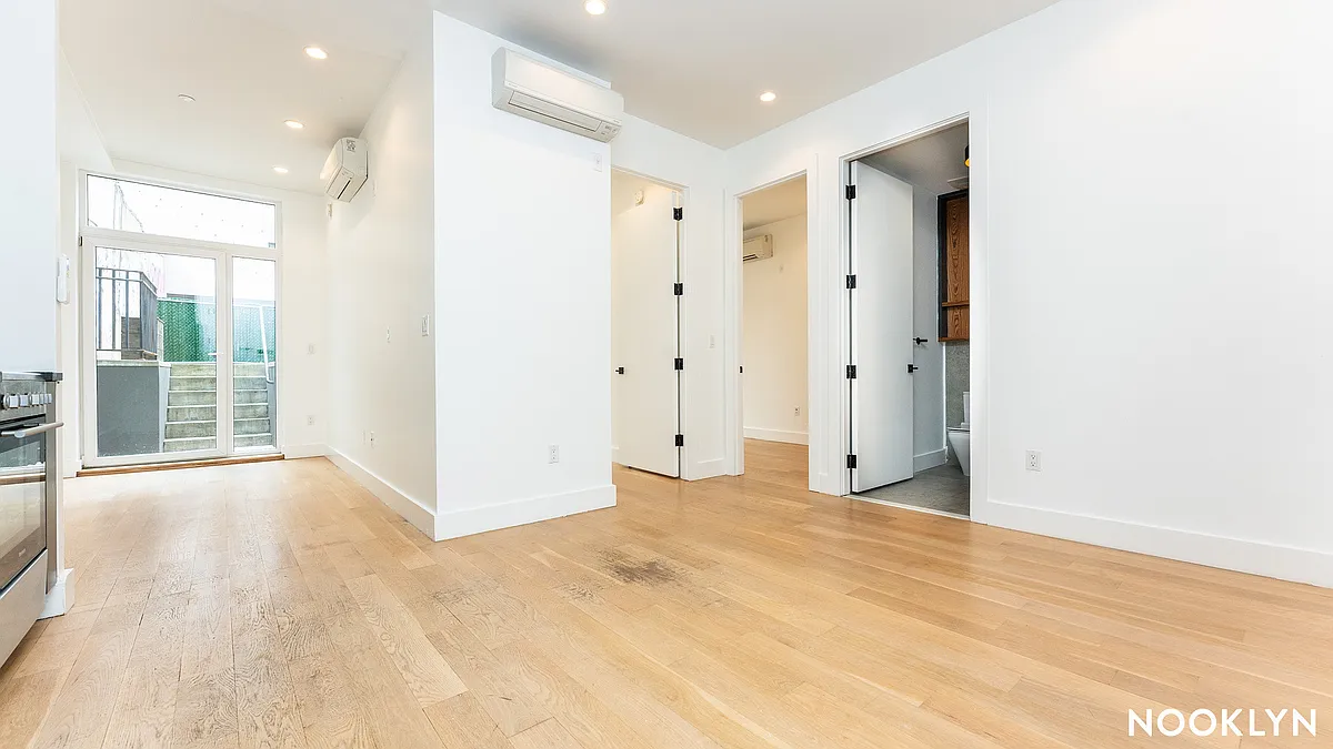 Building Photo - 54 Troutman St #1B