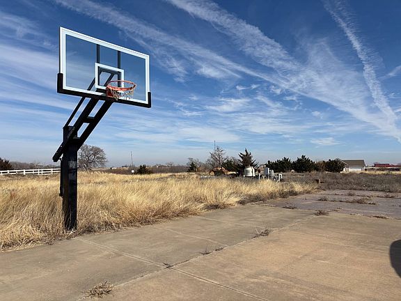 4th image of 44627 Jefferson Rd