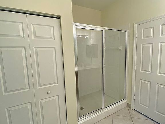 2nd image of 104 Lighthouse Cir APT H