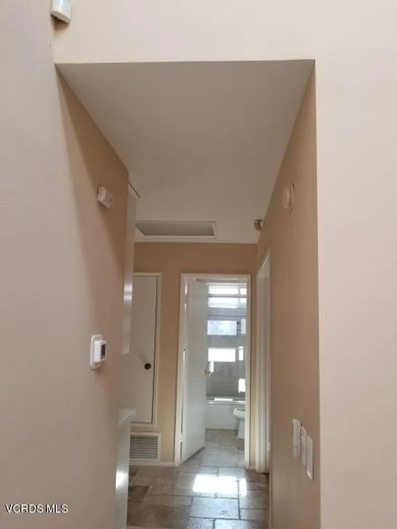 Truly beautiful, one story, single family home! — Photo 2