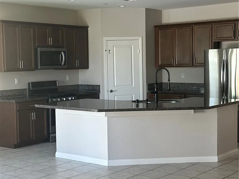 30596 Astoria Ln — Photo 2