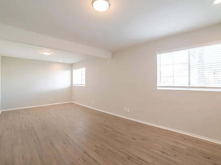 8925 W Virginia Ave — Photo 11