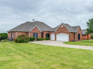 3210 Preston Club Dr, Sherman, TX 75092