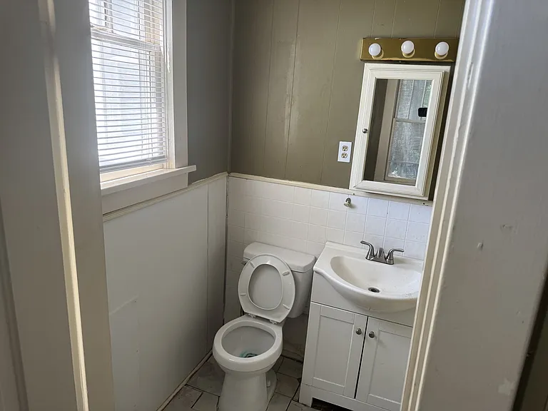 1018 Clifton St #2 — Photo 5