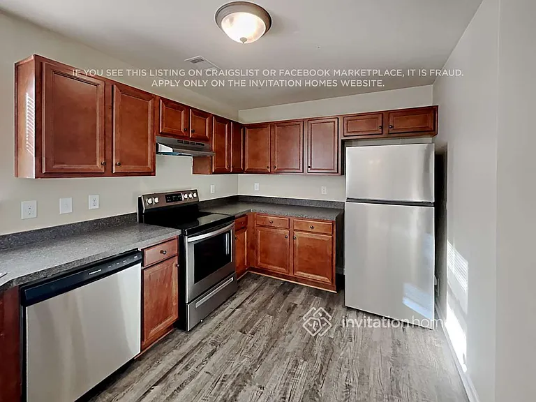 117 Rockefeller Ln — Photo 8