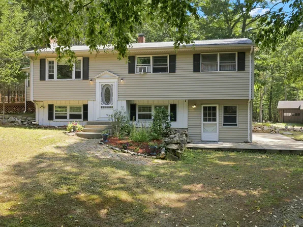 636 Highland St, Holliston, MA 01746