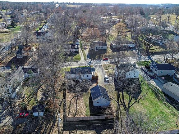 3rd image of 216 Almond St