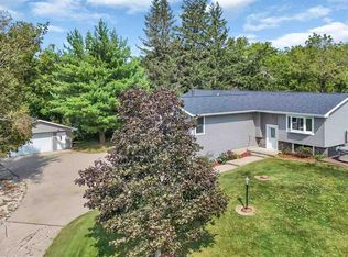 2713 61st Street Ln, Vinton, IA