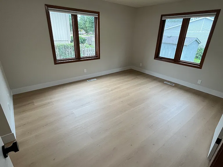 1826 Normandy Ln — Photo 12
