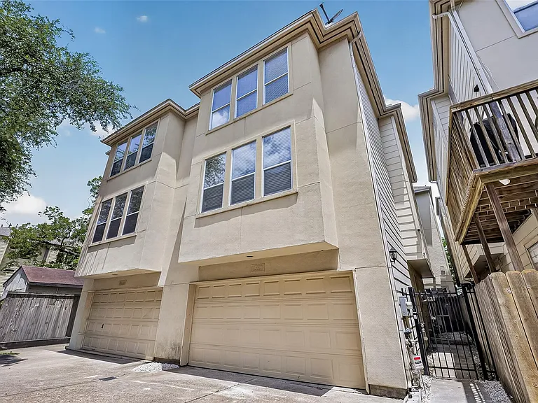 1513 Roy St — Photo 3