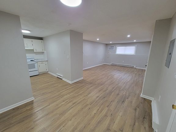 4th image of 328 Greenwood St APT D2