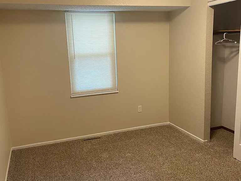4301 NW Winslow Ct — Photo 12