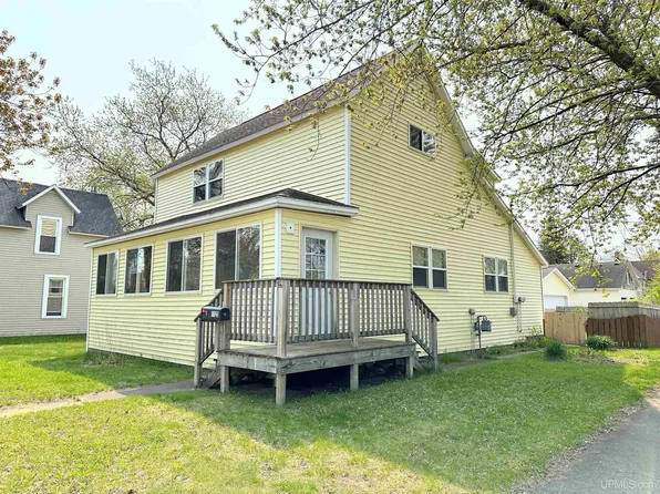 1123 Delta Ave, Gladstone, MI 49837