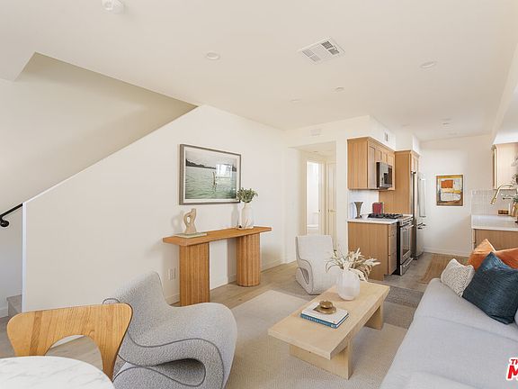 4th image of 1233 1/2 N June St