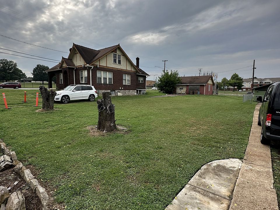 2nd image of 2722 Scovel St