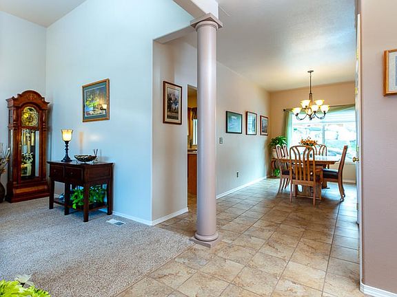 3rd image of 515 Stoneridge Dr