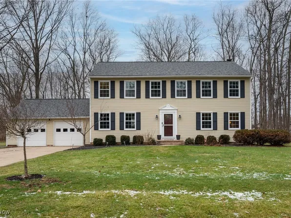 9693 Martinique Dr, Mentor, OH 44060