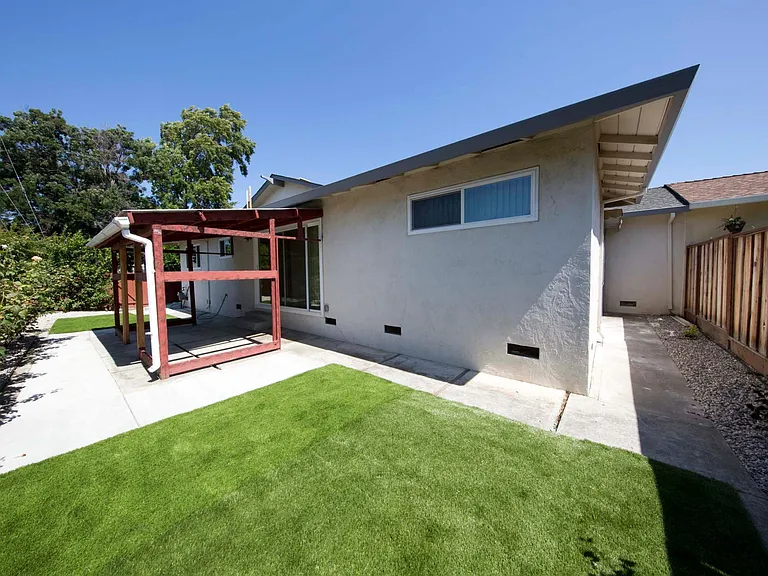 3501 Lancaster Ct — Photo 24