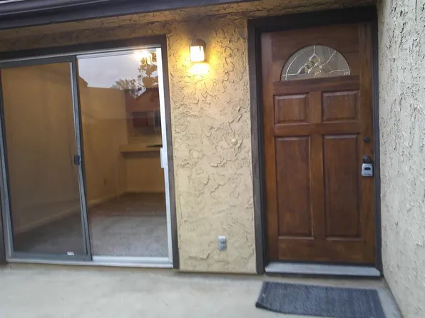 366 Stone Edge Dr, El Cajon, CA 92021