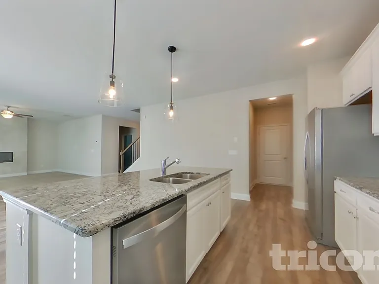 83 Leyland Ct — Photo 4