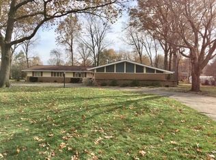 15640 Windingbrook Dr, Mishawaka, IN