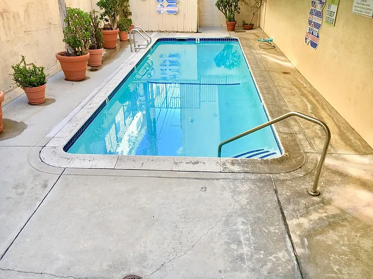 1210 N Flores St #4 — Photo 12