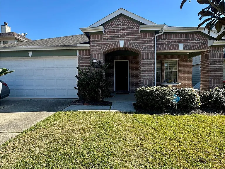 7130 Liberty Creek Trl — Photo 1