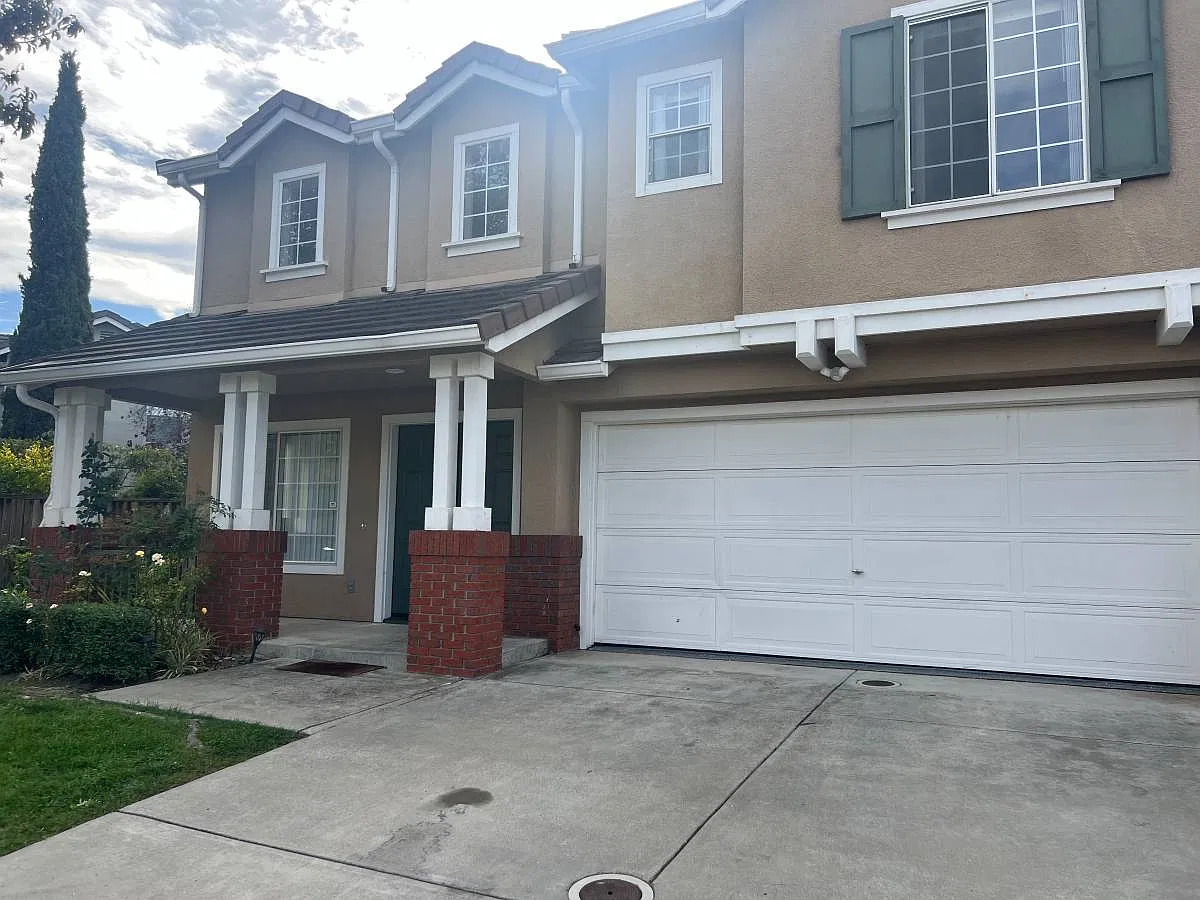 3 bed, 2.5 bath, 1830 sqft, $4,500 — Photo 3