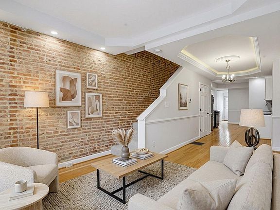 4th image of 1419 Clarkson St