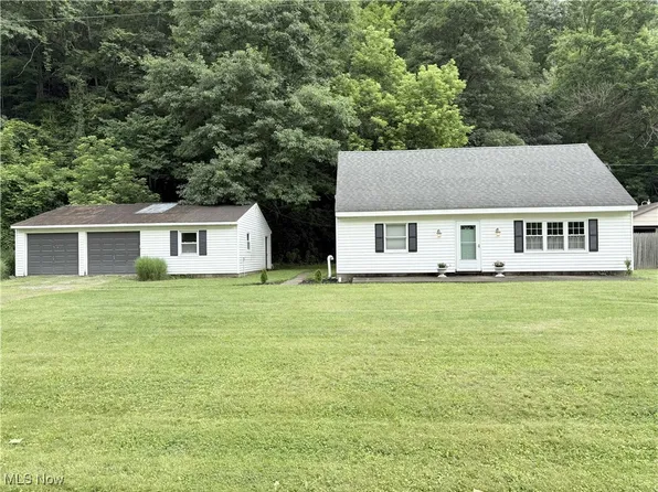 4901 Kings Creek Rd, Weirton, WV 26062