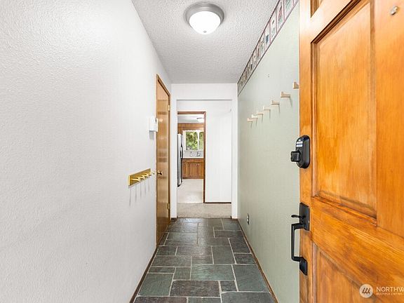 3rd image of 2207 N Whitman